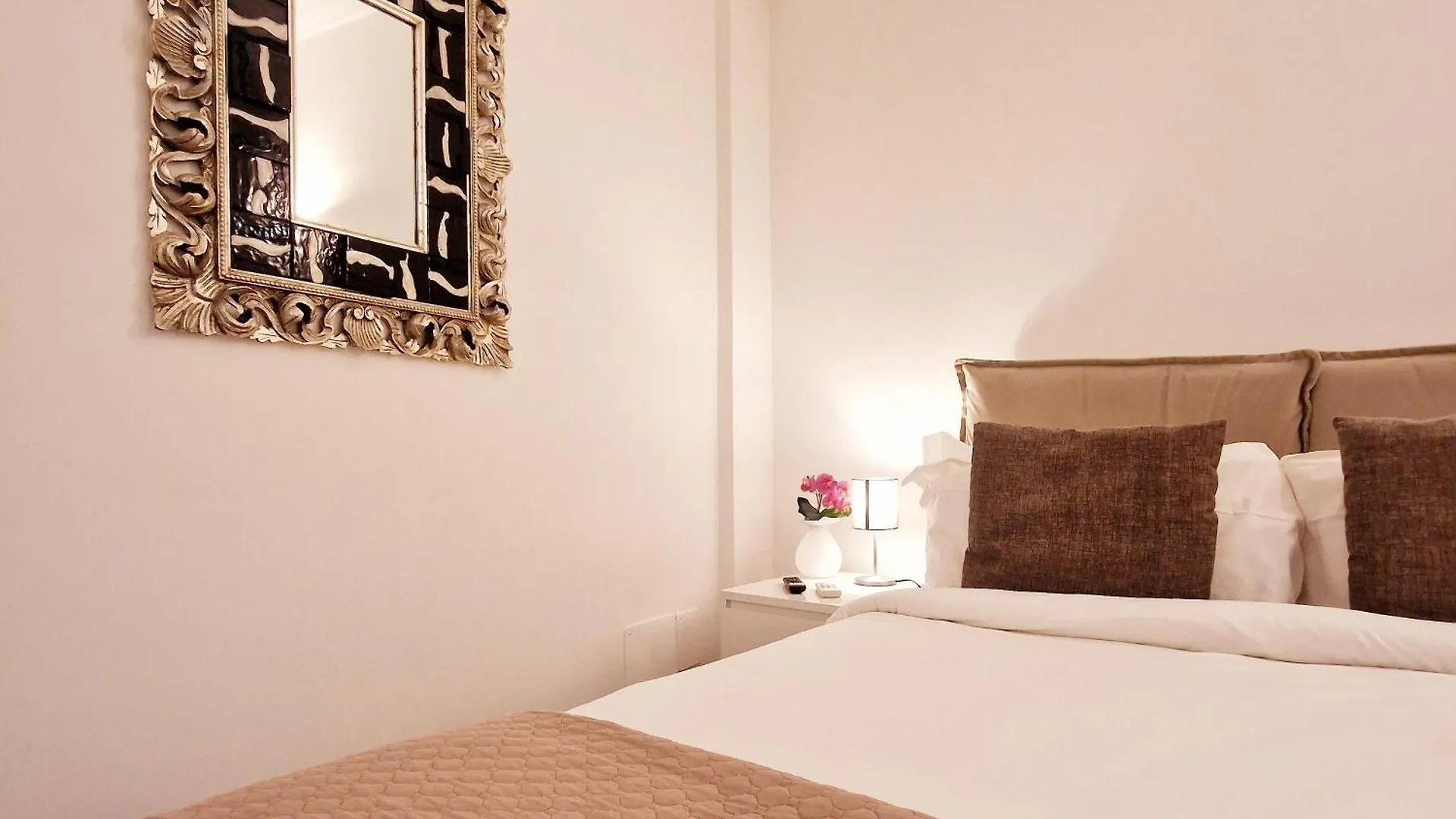 Donna Rosa - Main Avenue Villa Taormina Italien